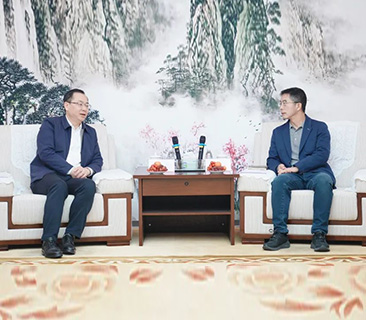 宜宾市政府及中车株洲所向导一行莅临必赢亚洲考察交流